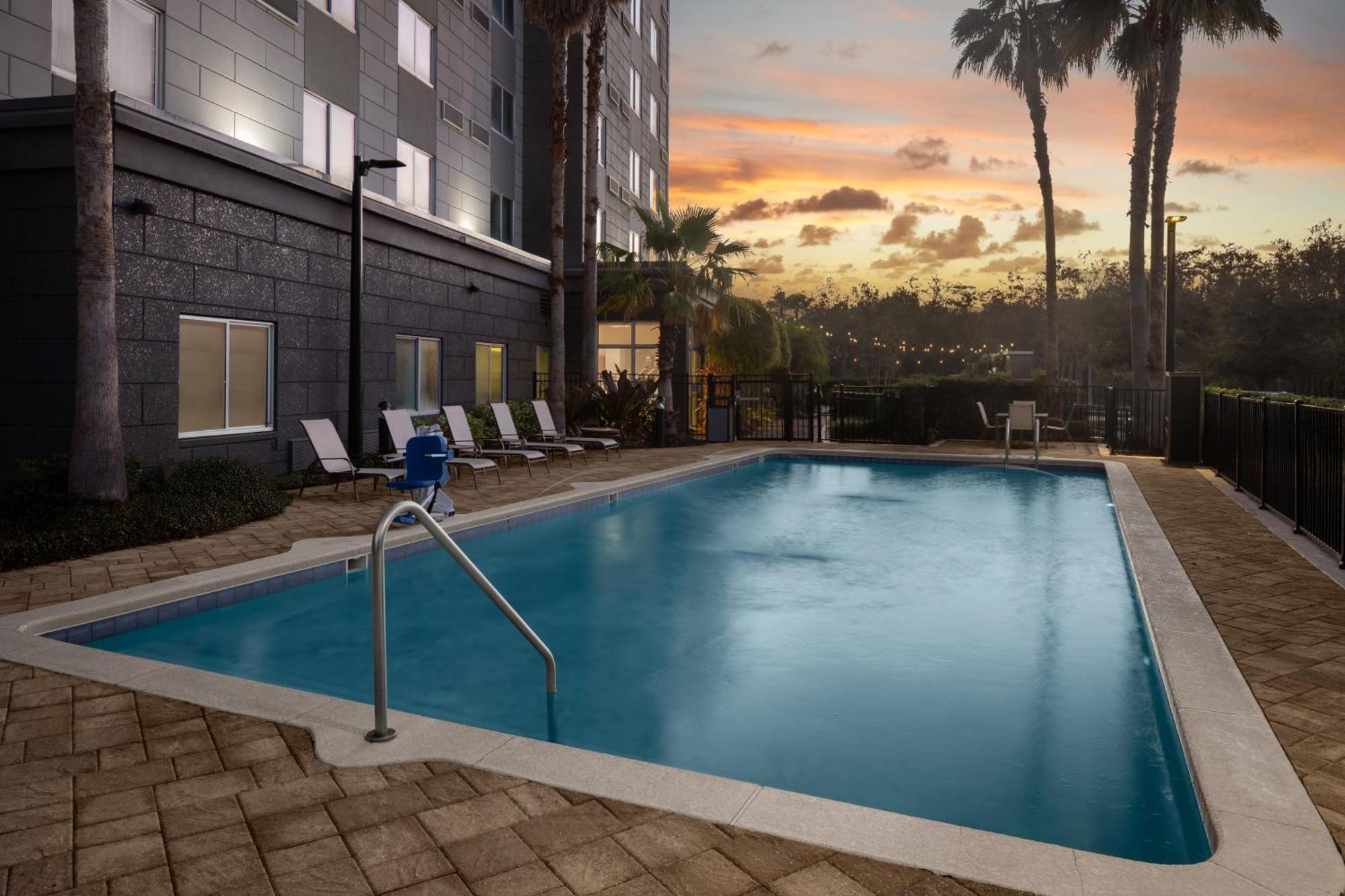 Hotel Courtyard By Marriott Orlando South/Grande Lakes Area Extérieur photo